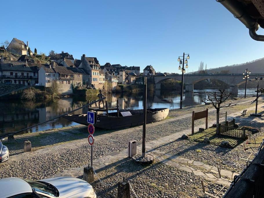 Maison En Pierre Sur Les Quais De La Dordogne Argentat Dış mekan fotoğraf